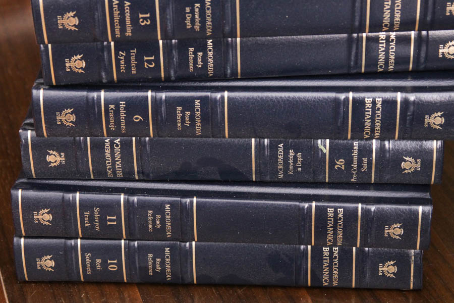 Circa 1995 Encyclopedia Britannica Set