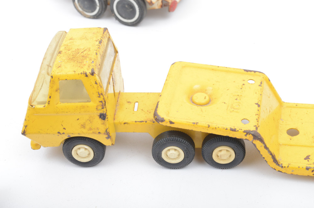 Vintage Die-Cast and Plastic Vehicles Featuring Liberty Classics Massey-Harris