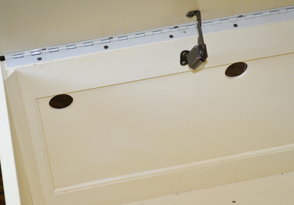 Ethan Allen Cream-Painted Blanket Chest