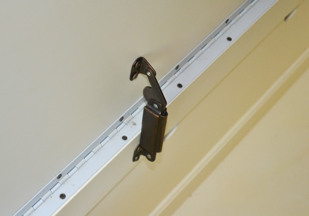 Ethan Allen Cream-Painted Blanket Chest