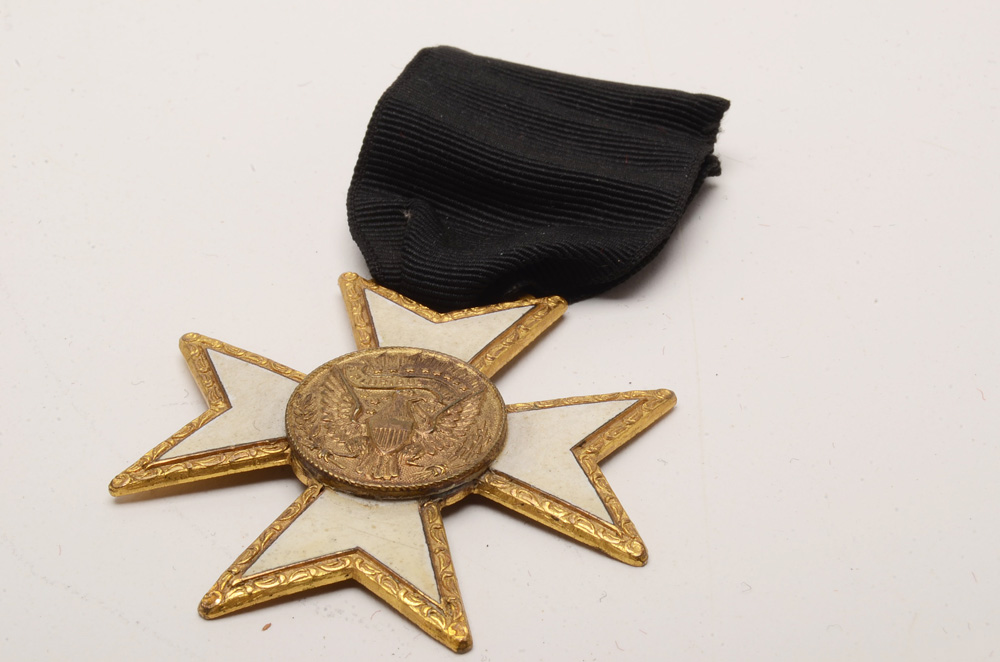 Vintage to Antique Mainly Masonic Accesories