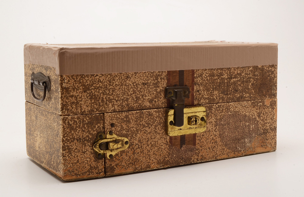 Effanbee Patsyette Doll with Clothing Doll Trunk