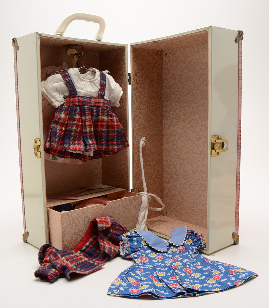 Effanbee Patsy Babyette Dolls and Simila with Clothing Doll Trunk