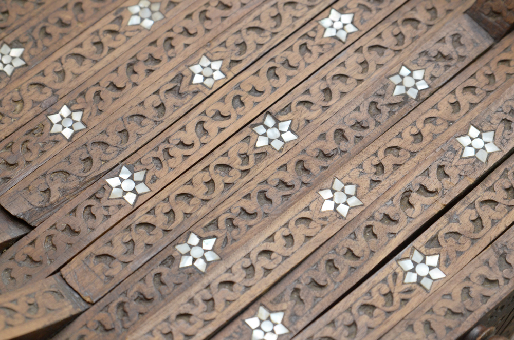 Savonarola Chair With Mother-of-Pearl Inlays