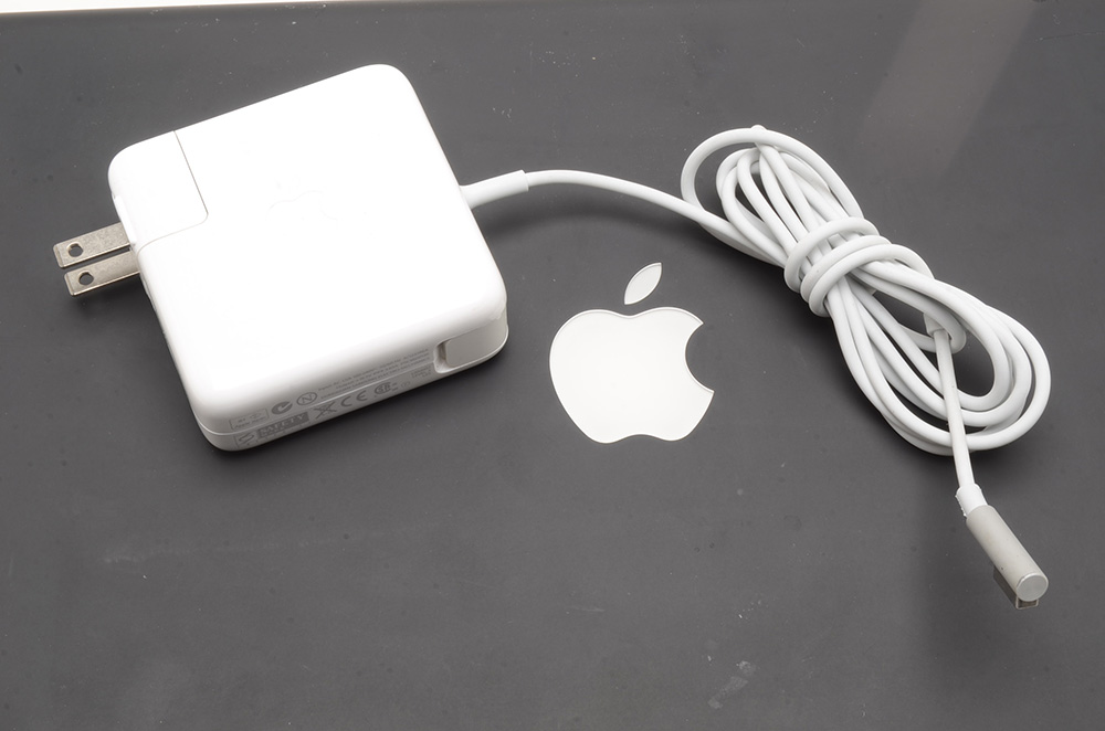 13" MacBook Laptop in Black