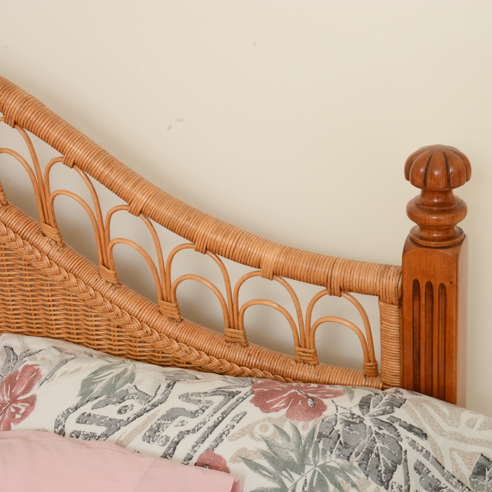 Twin Beds to King Converter and Settee by Henry Link Wicker