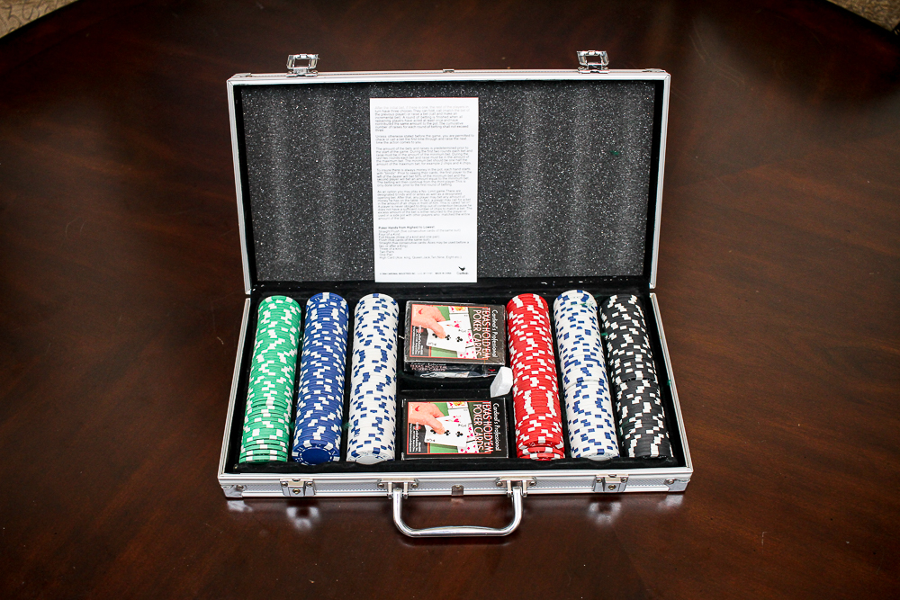 Cardinal's Professional Texas Hold 'Em Tournament Poker Set