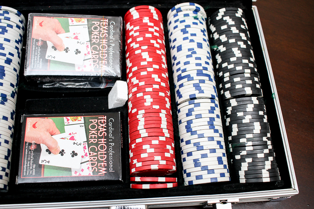 Cardinal's Professional Texas Hold 'Em Tournament Poker Set