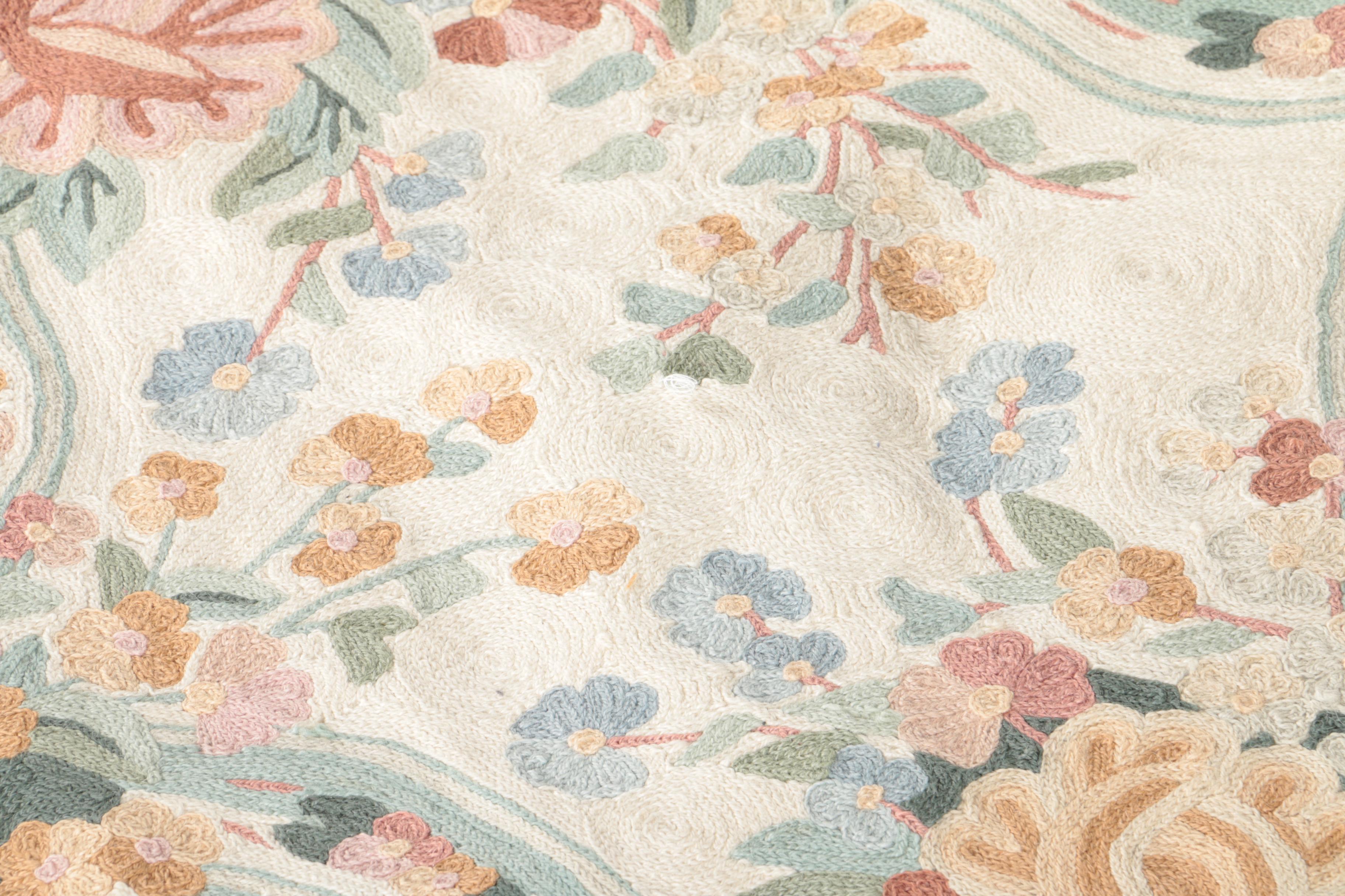 Hand Woven Indian Bill Blass "Raphael Rose" Area Rug