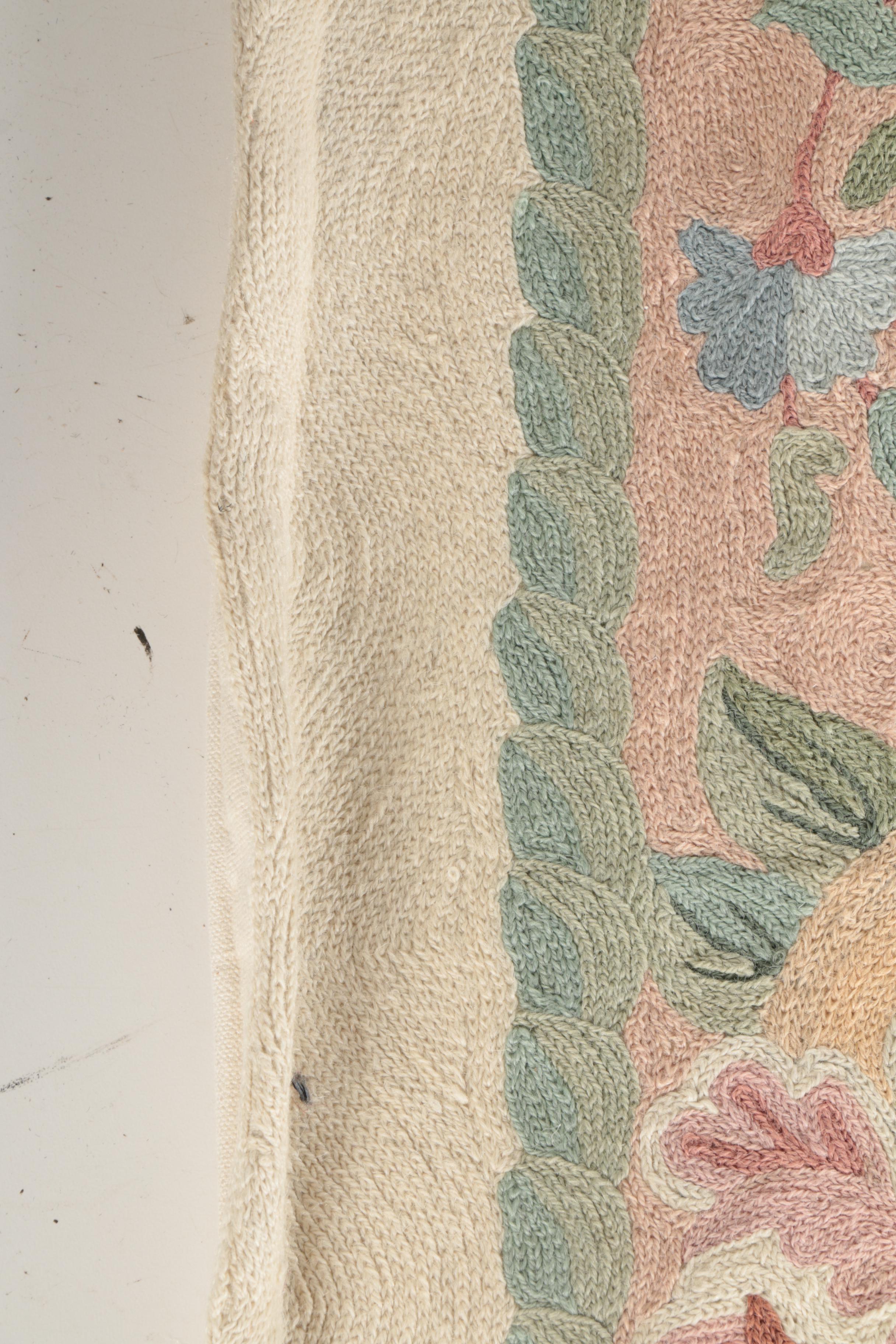 Hand Woven Indian Bill Blass "Raphael Rose" Area Rug