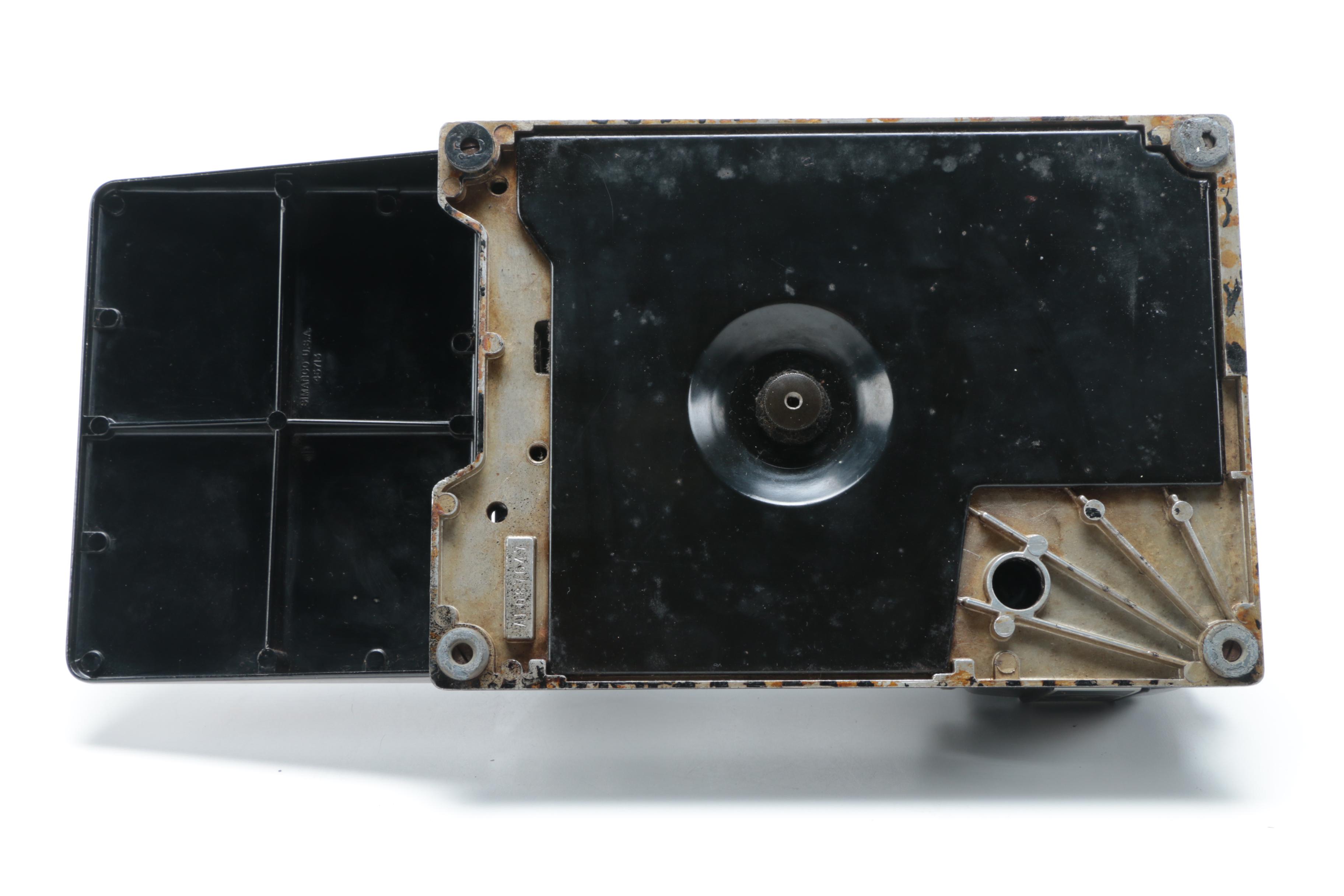 Singer Sewing Machine with Case and Accessories