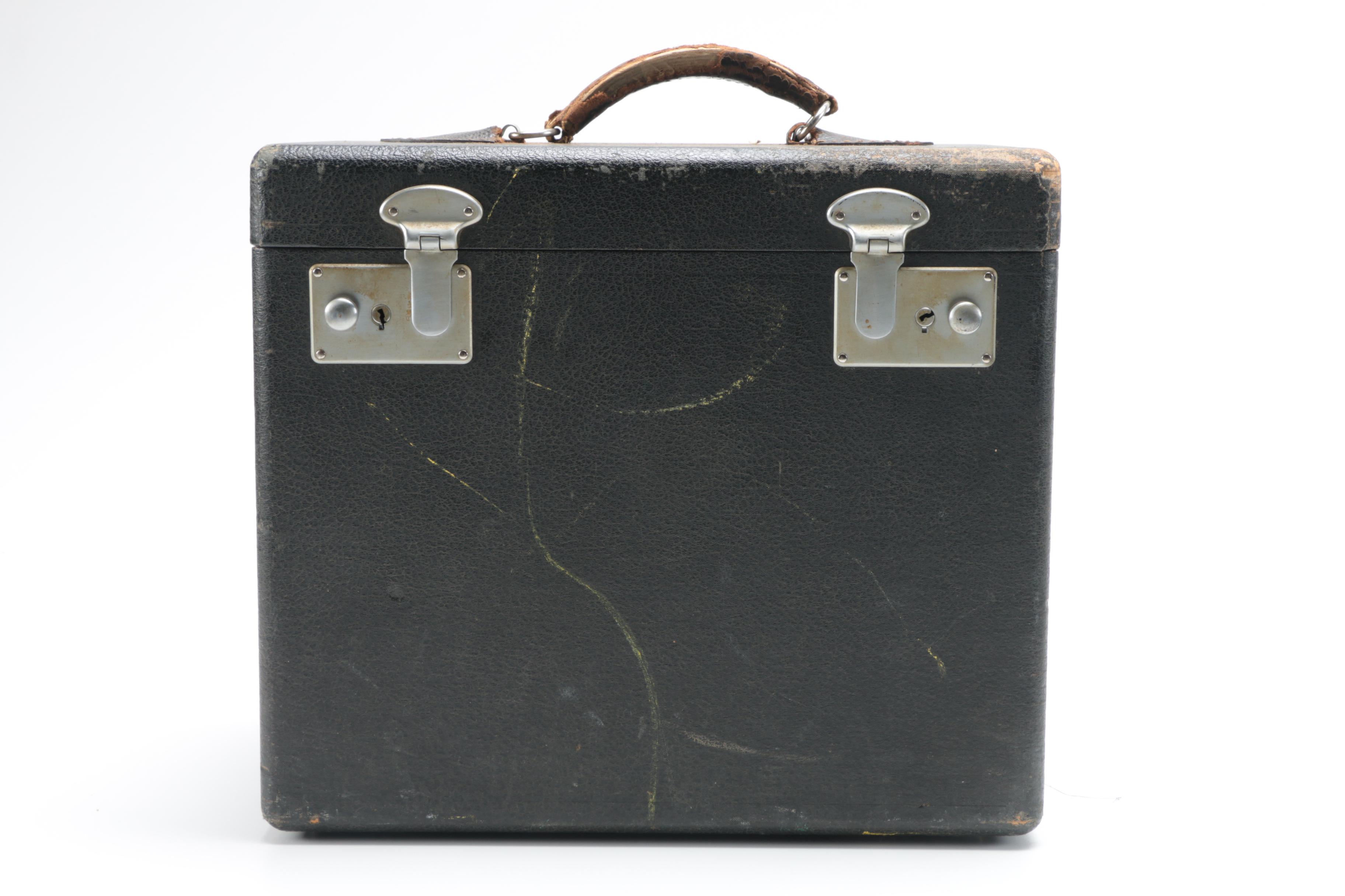 Singer Sewing Machine with Case and Accessories