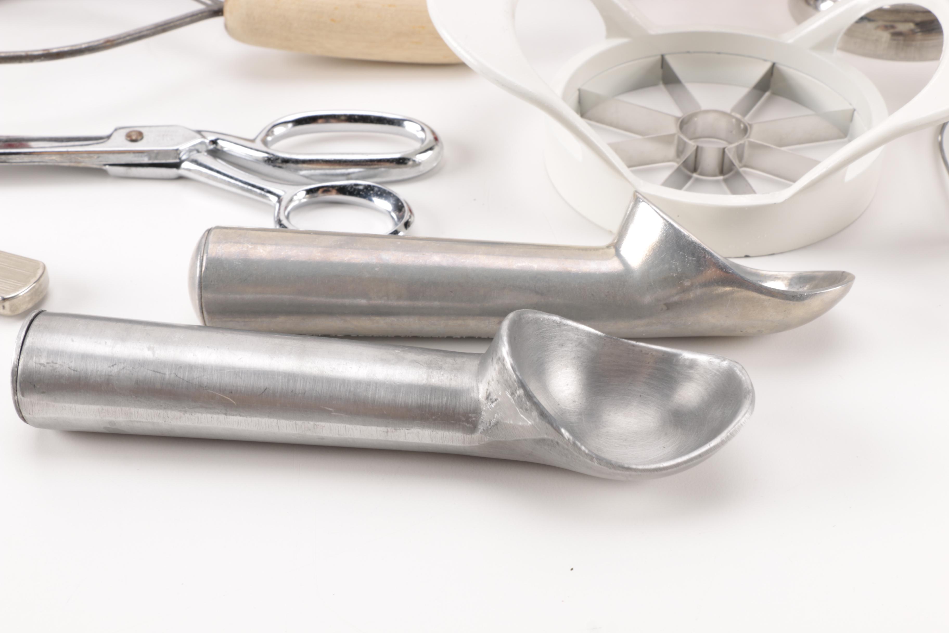 Assortment of Vintage Kitchen Items