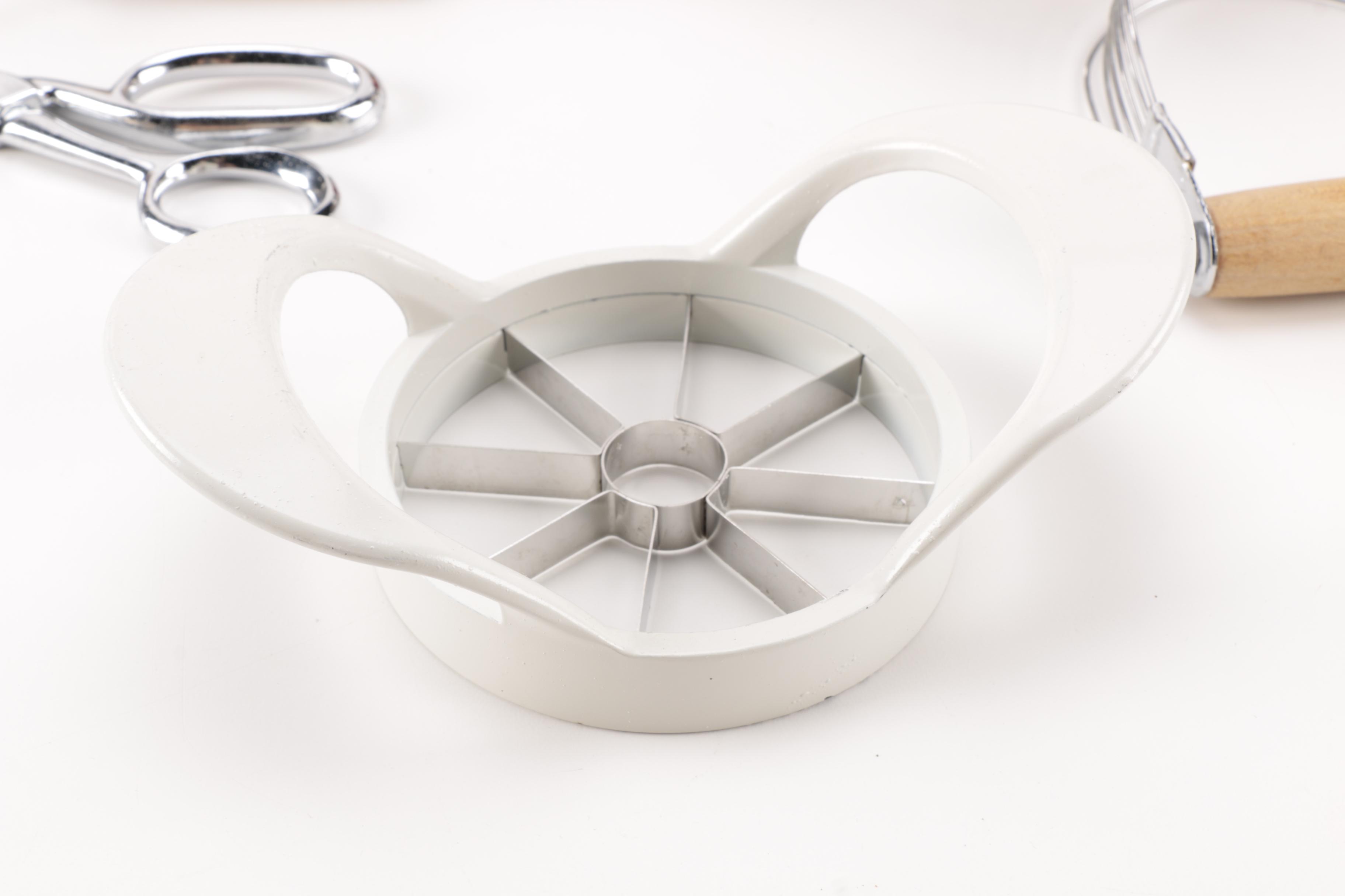 Assortment of Vintage Kitchen Items