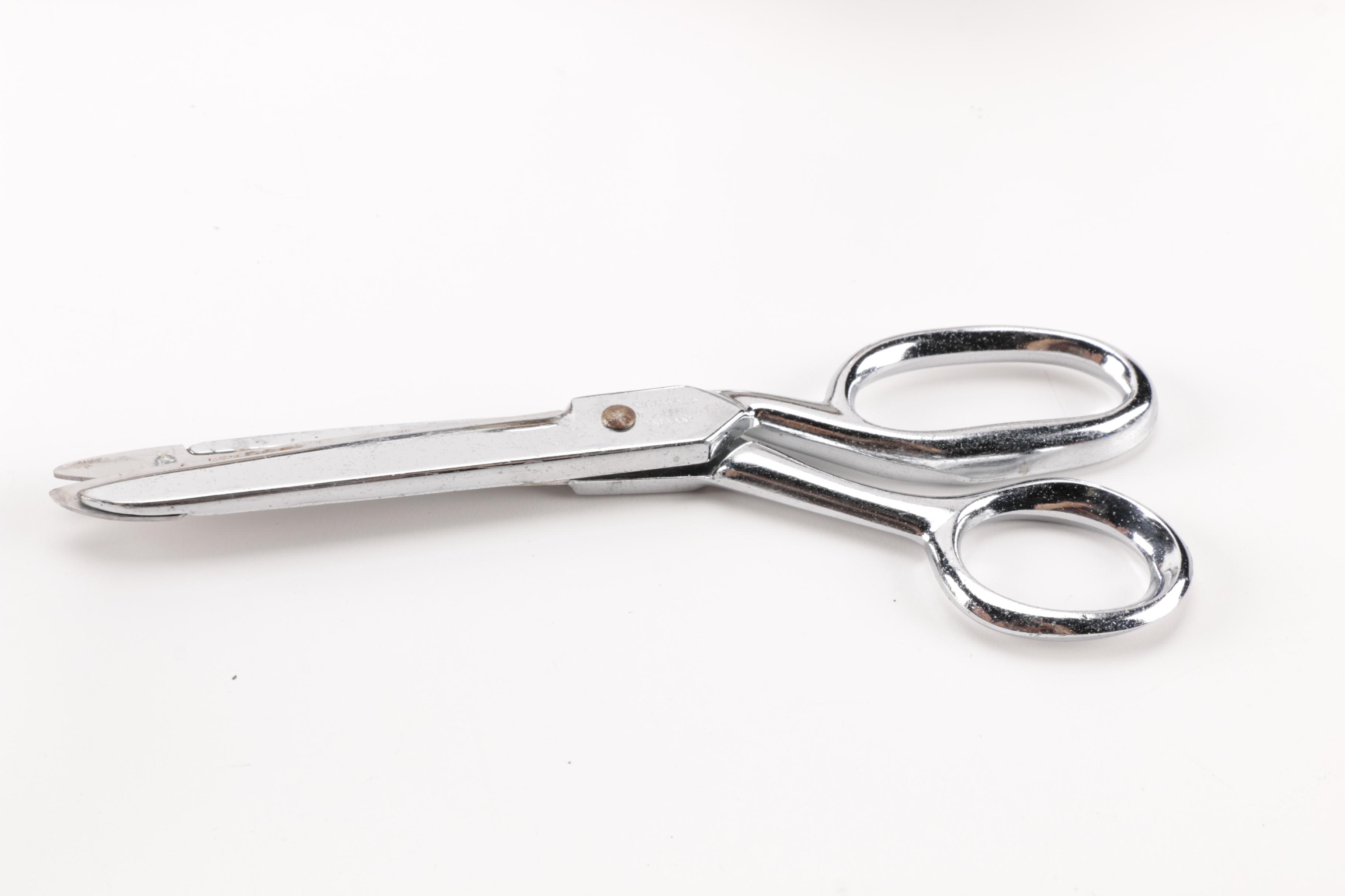 Assortment of Vintage Kitchen Items