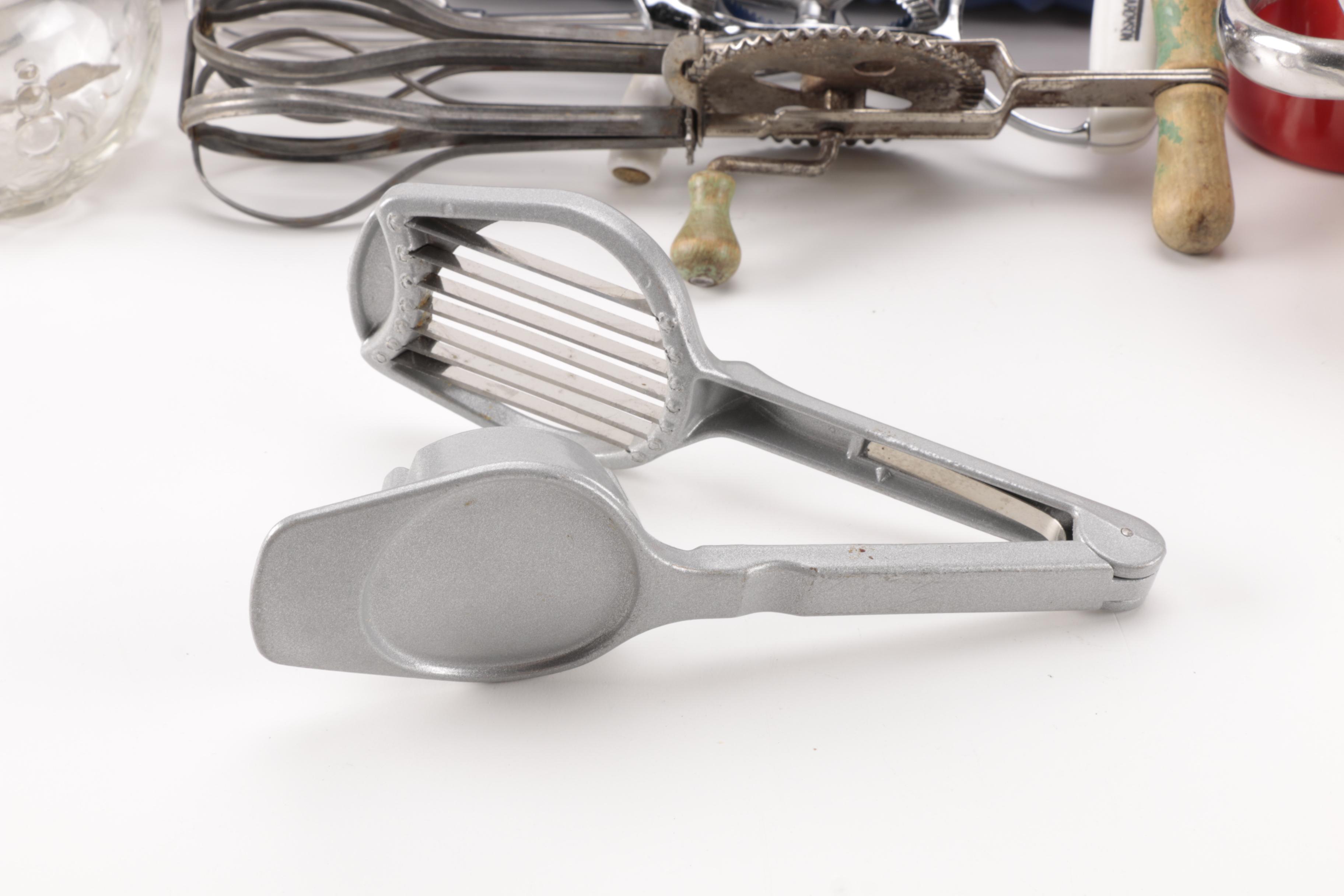 Assortment of Vintage Kitchen Items