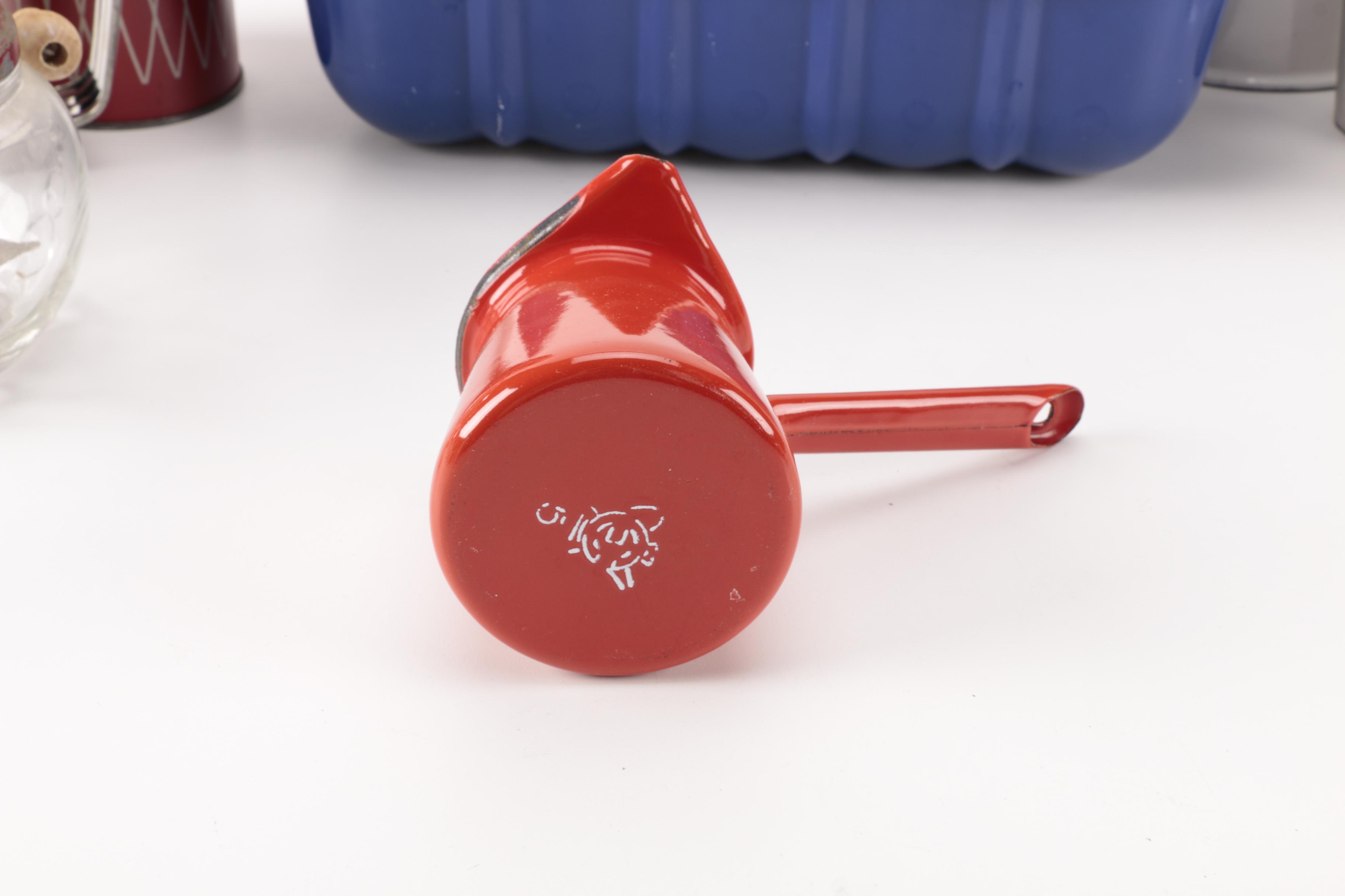 Assortment of Vintage Kitchen Items