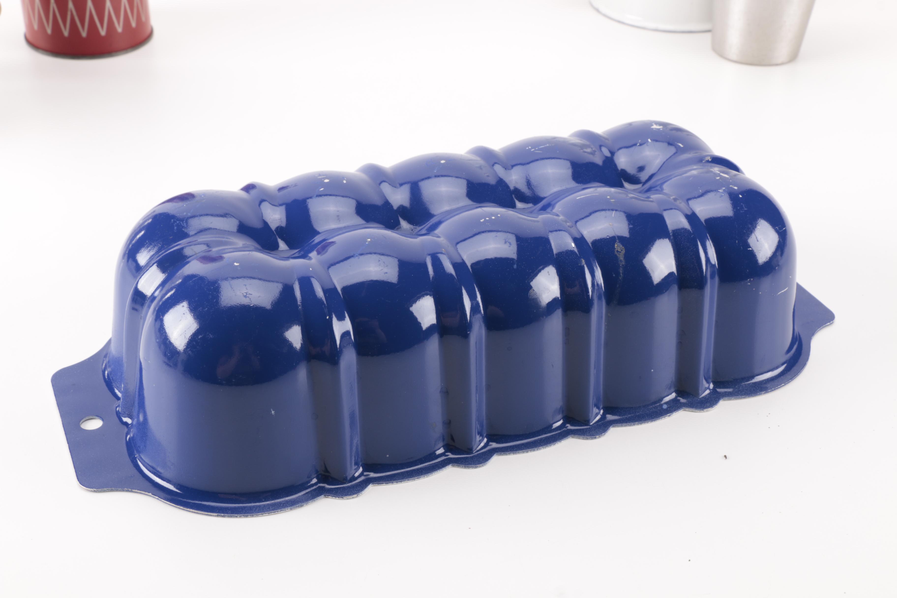 Assortment of Vintage Kitchen Items