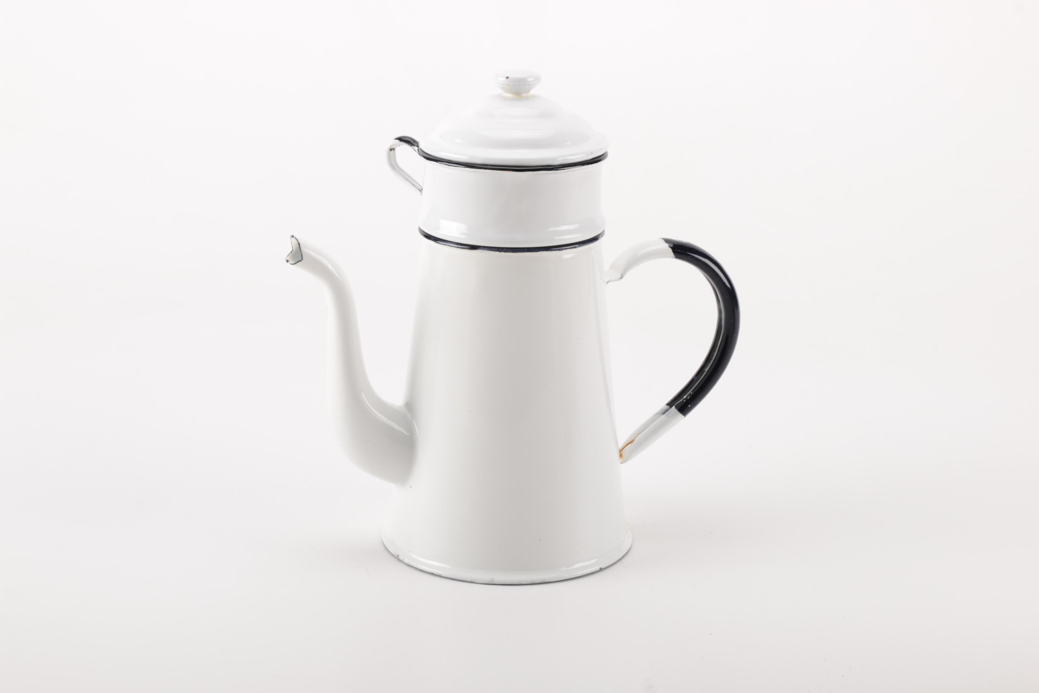 Assortment of Vintage Kitchen Items