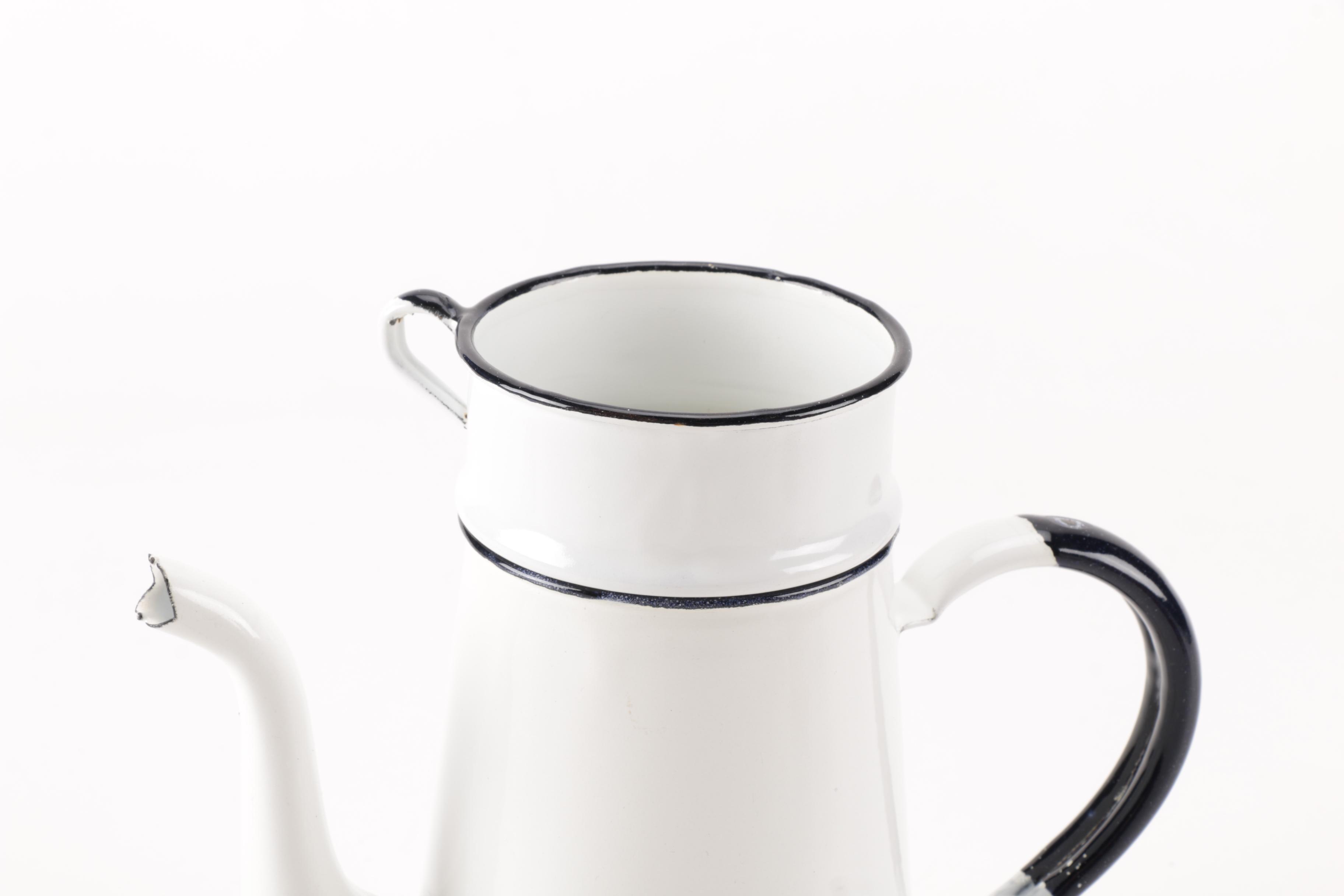 Assortment of Vintage Kitchen Items