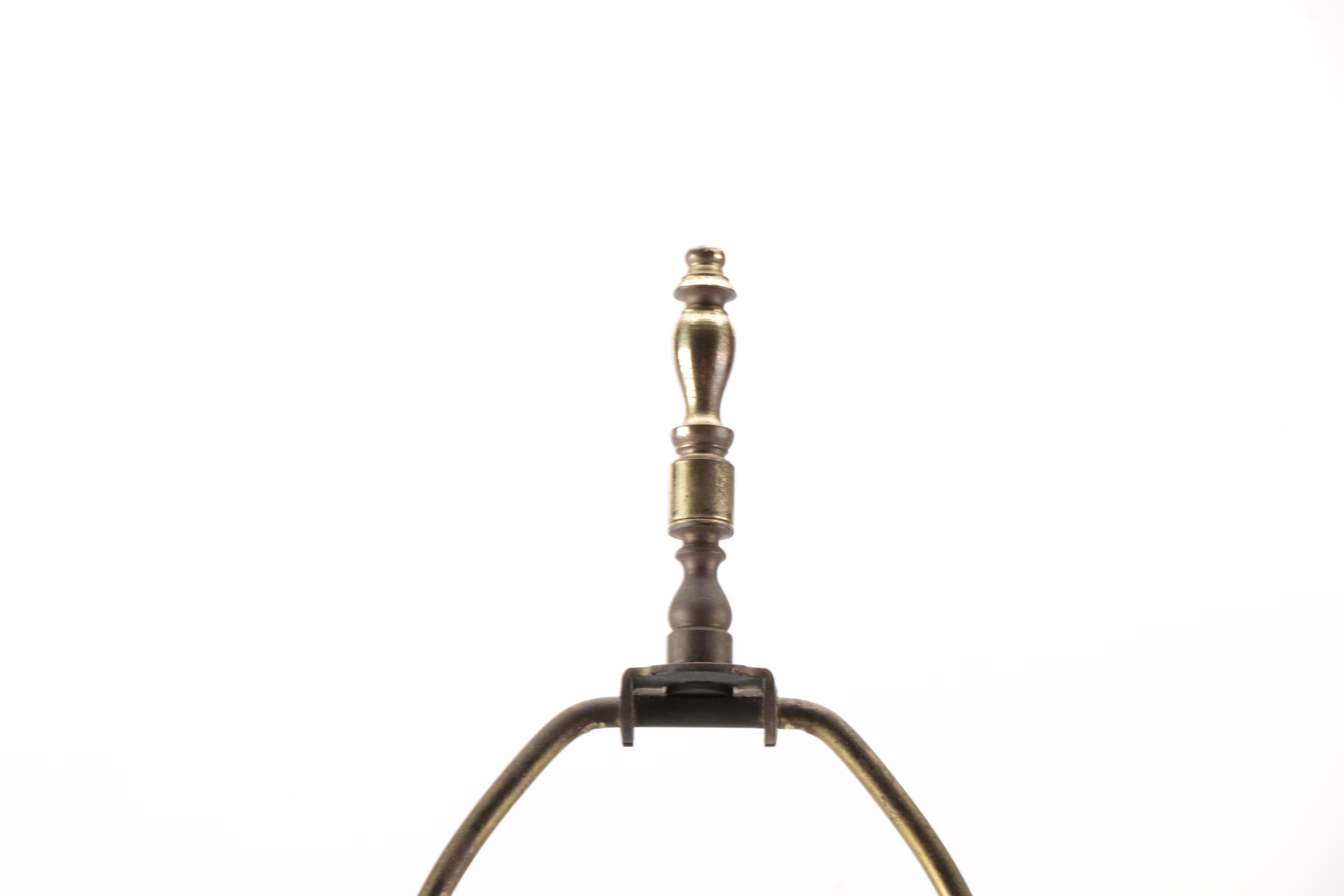 Corinthian Style Table Lamp