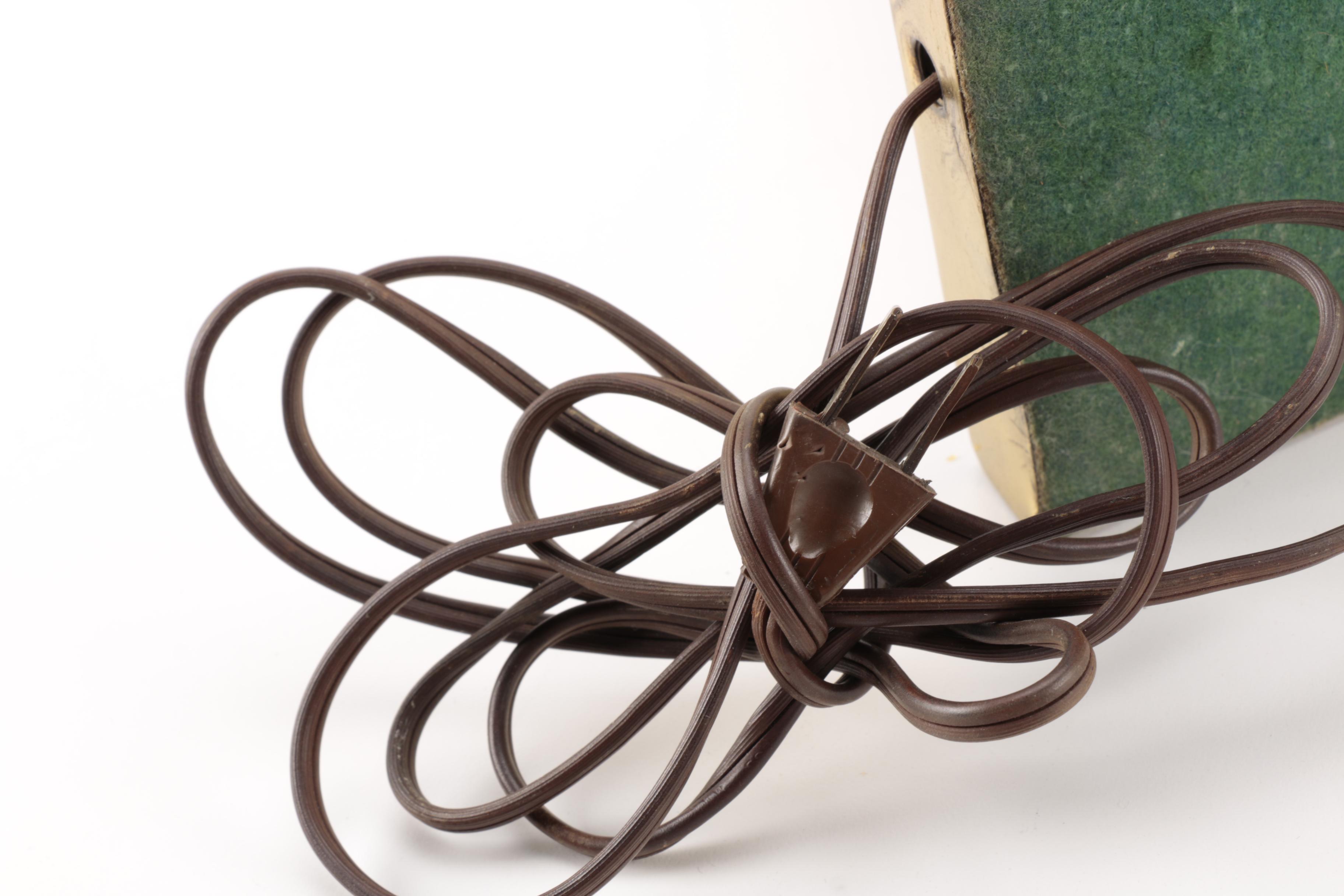 Corinthian Style Table Lamp