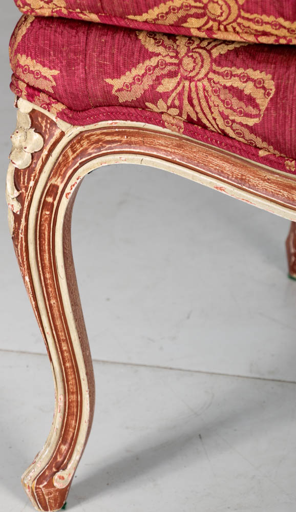 French Provincial Setteé
