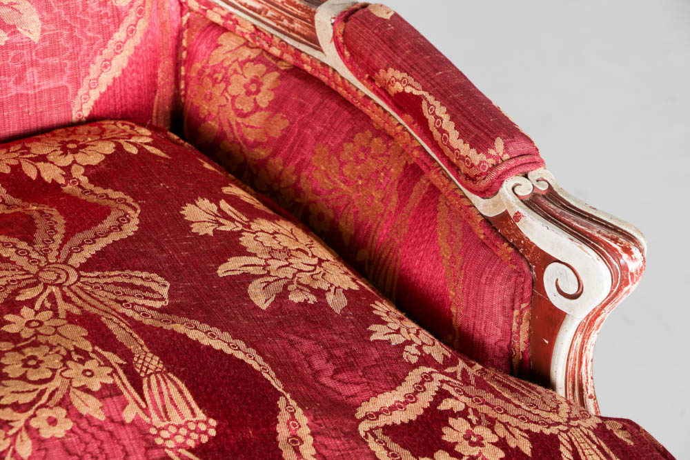 French Provincial Setteé