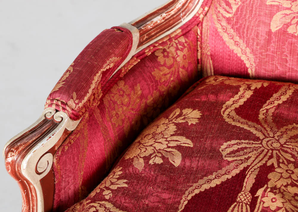 French Provincial Setteé