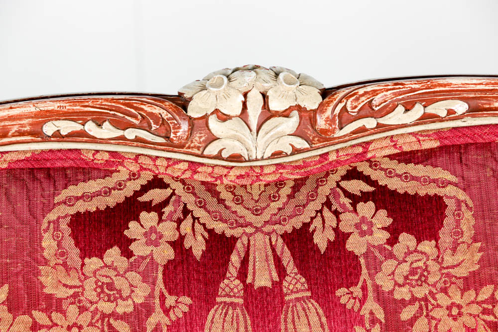 French Provincial Setteé