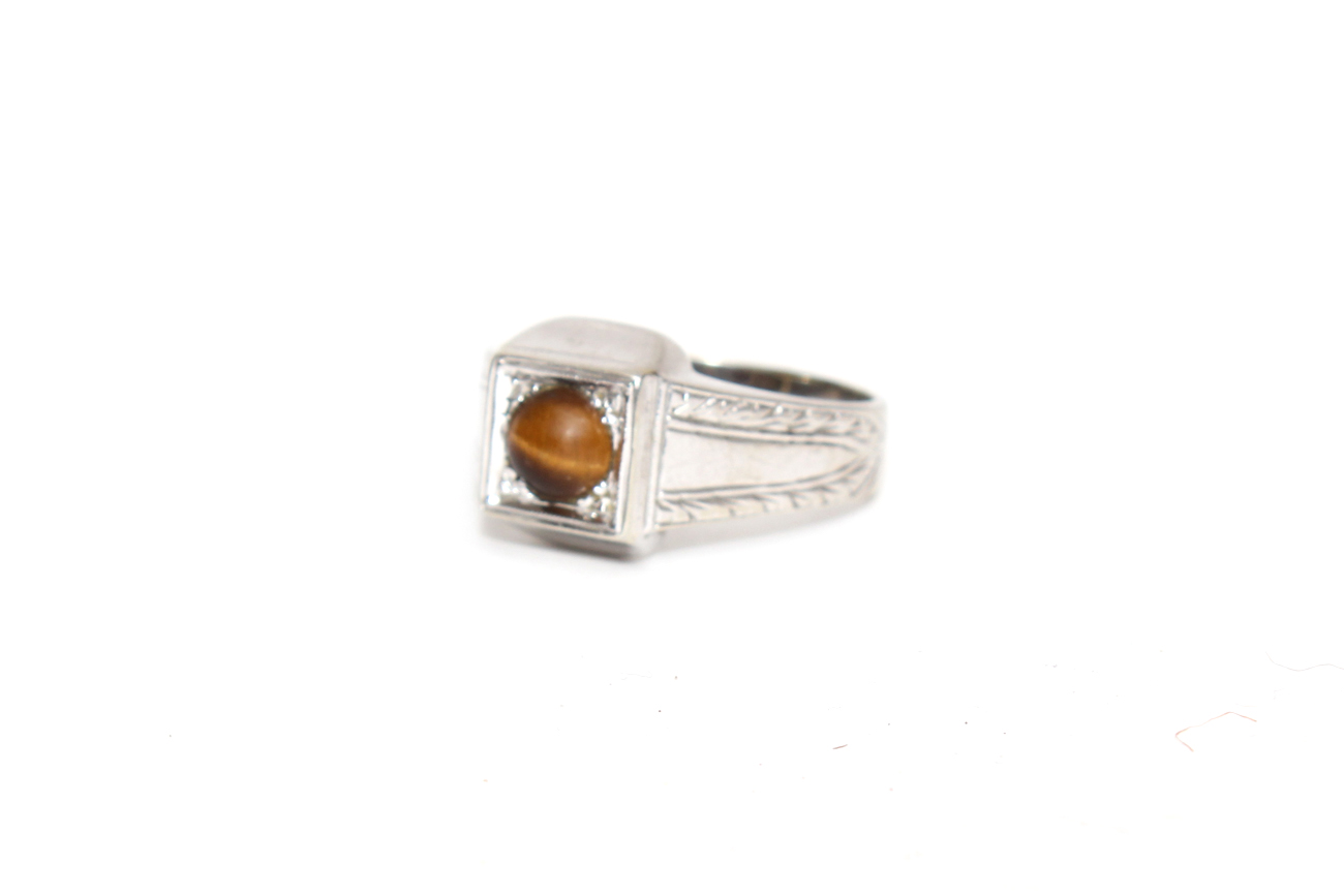 18K Gold Art Deco and Tiger's Eye Solitaire Ring