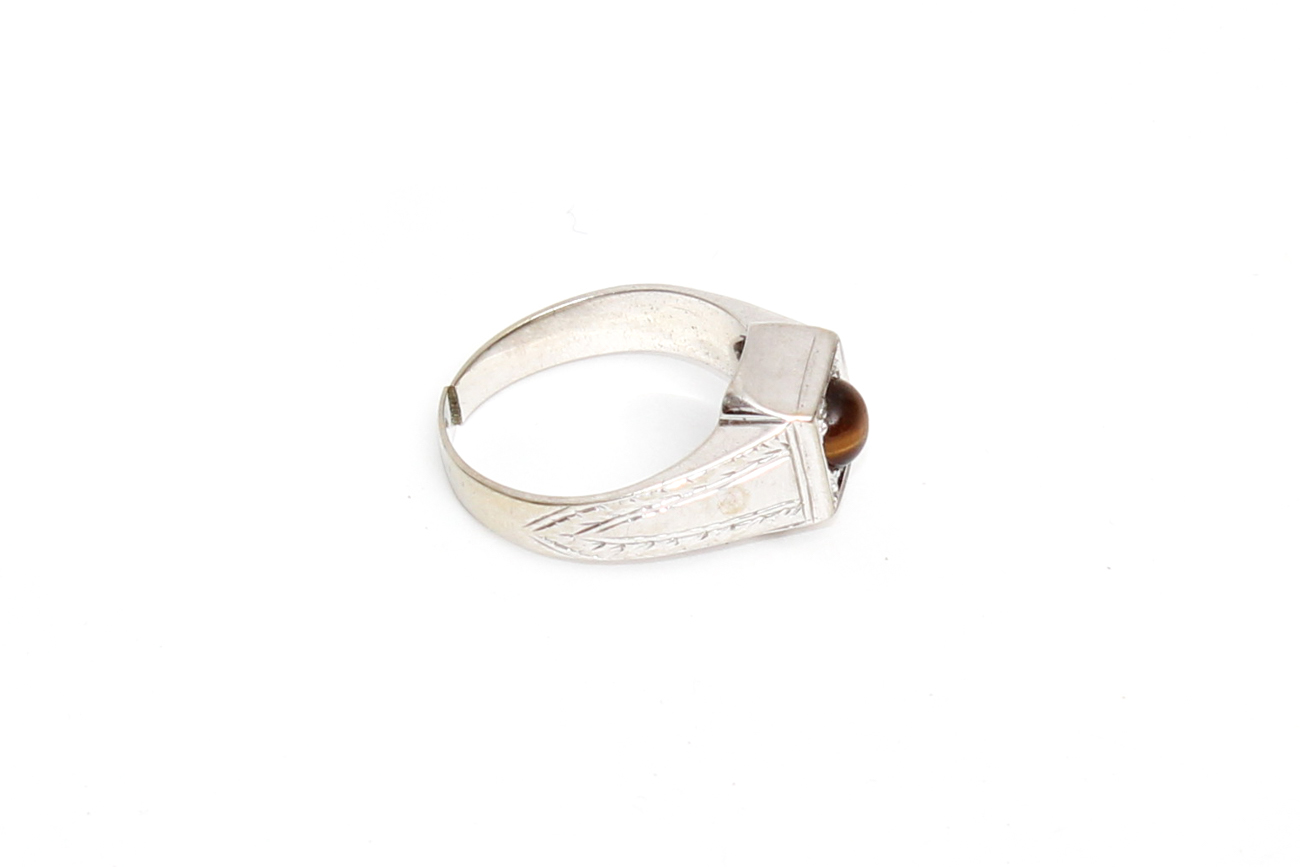 18K Gold Art Deco and Tiger's Eye Solitaire Ring