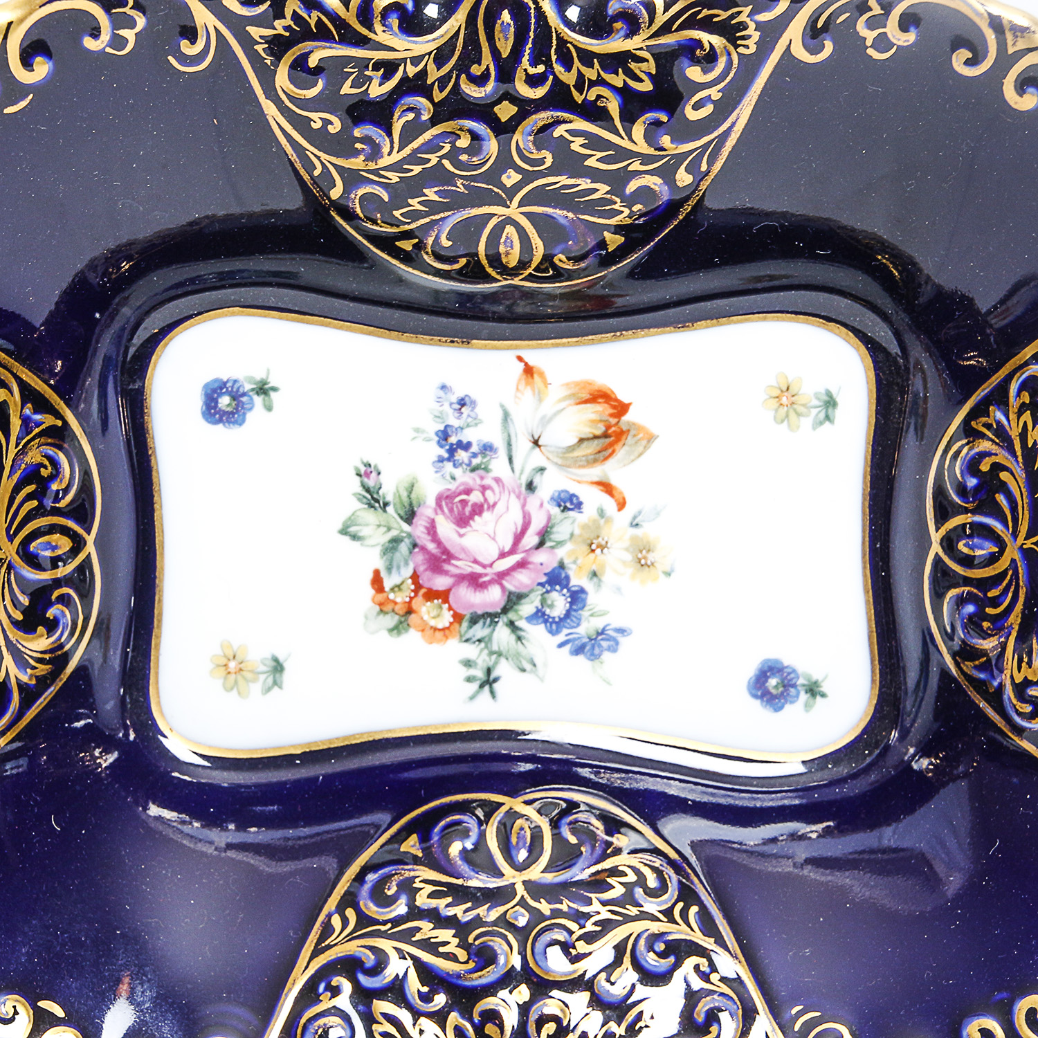 JLmenau Cobalt Tray and La Francaise Flow Blue Floral Platter
