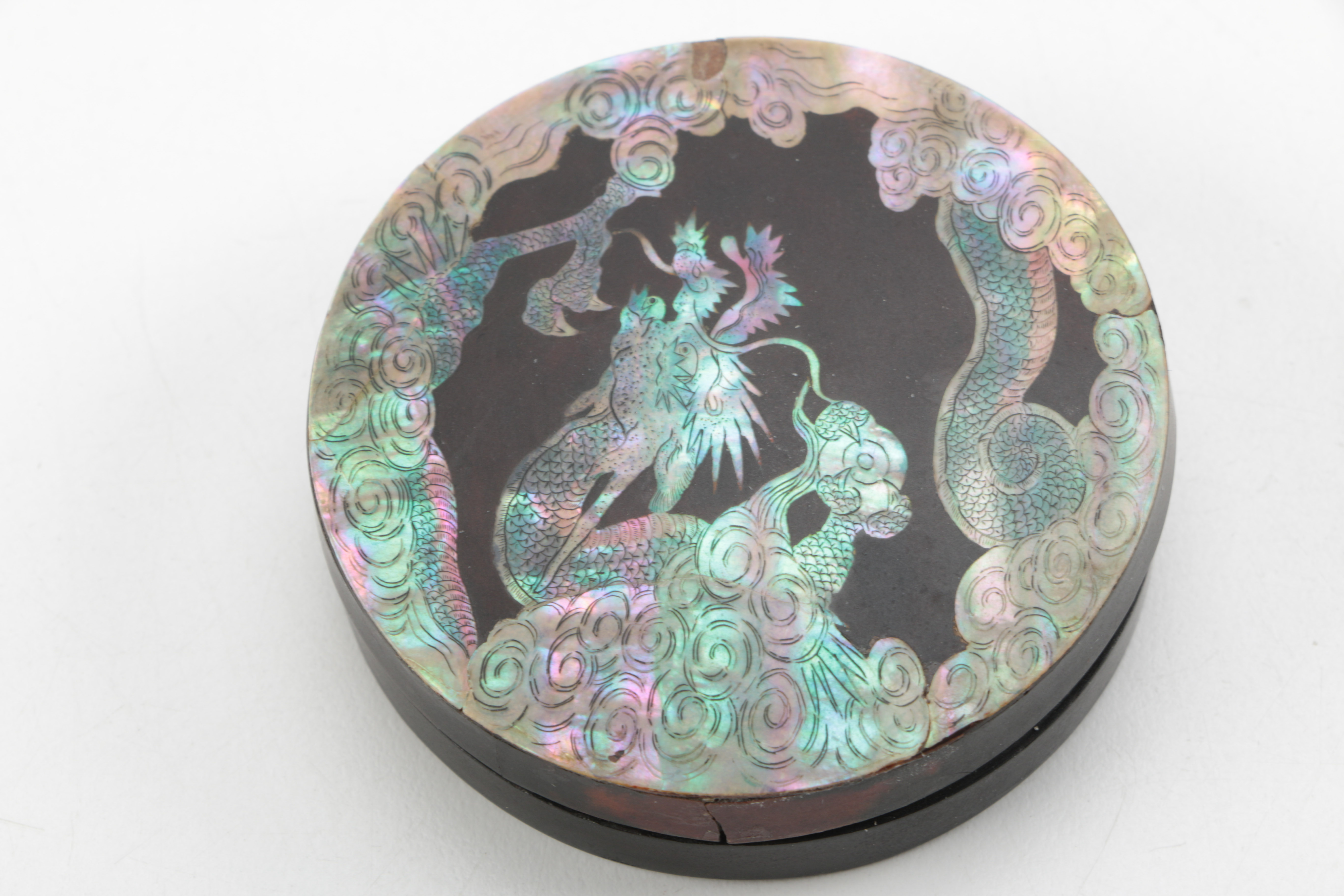Antique Lacquered Chinese Snuff Box with a Dragon at the Lid