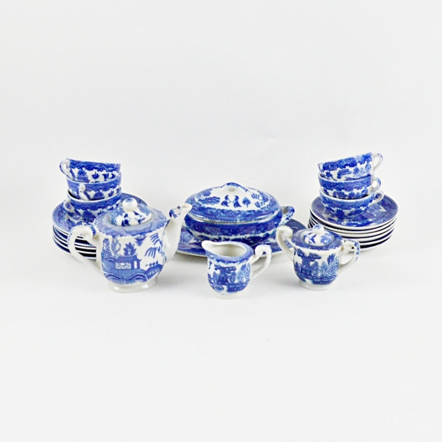 Vintage Miniature Blue Willow Tea Set