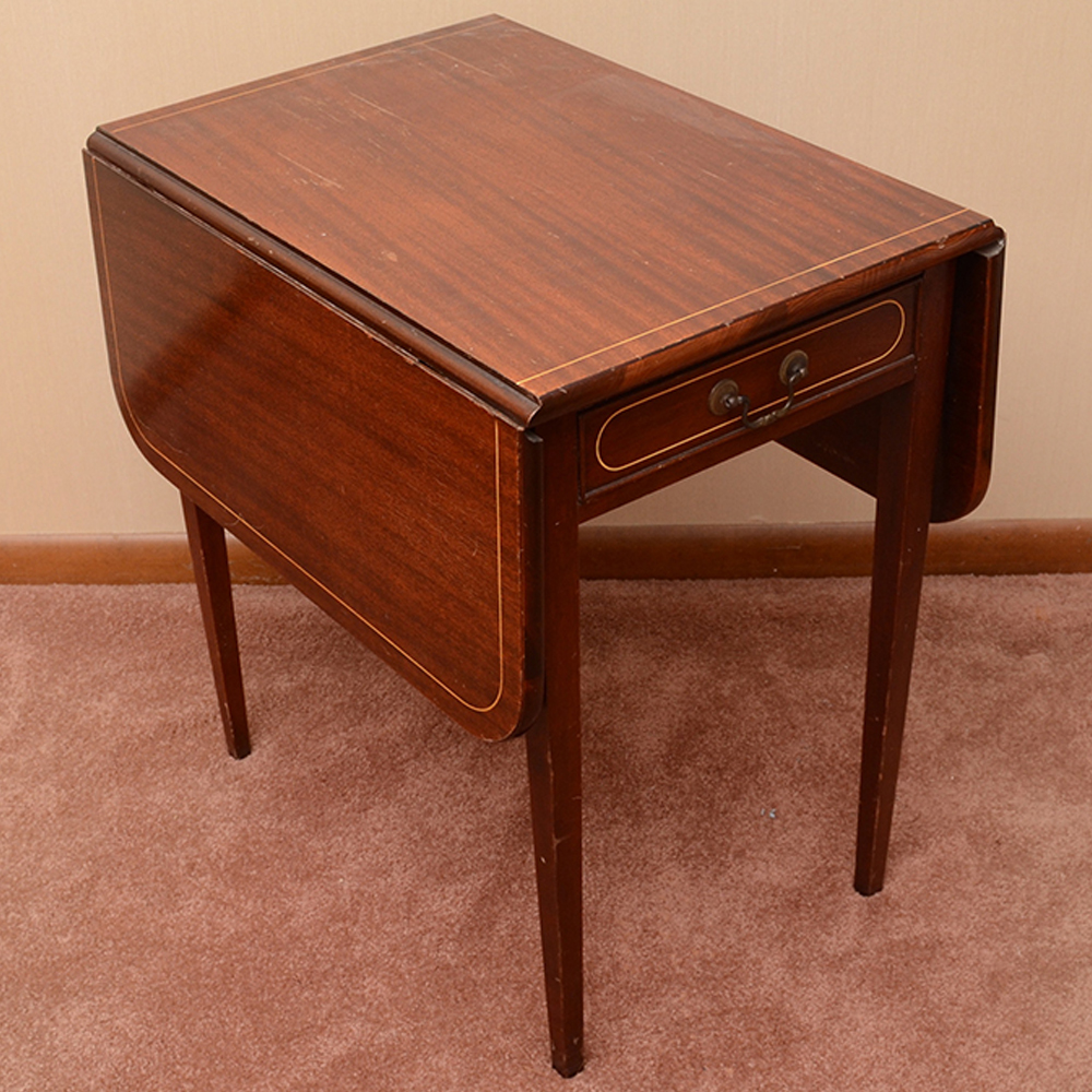 Hepplewhite Style Mahogany Drop Leaf Table By Brandt
