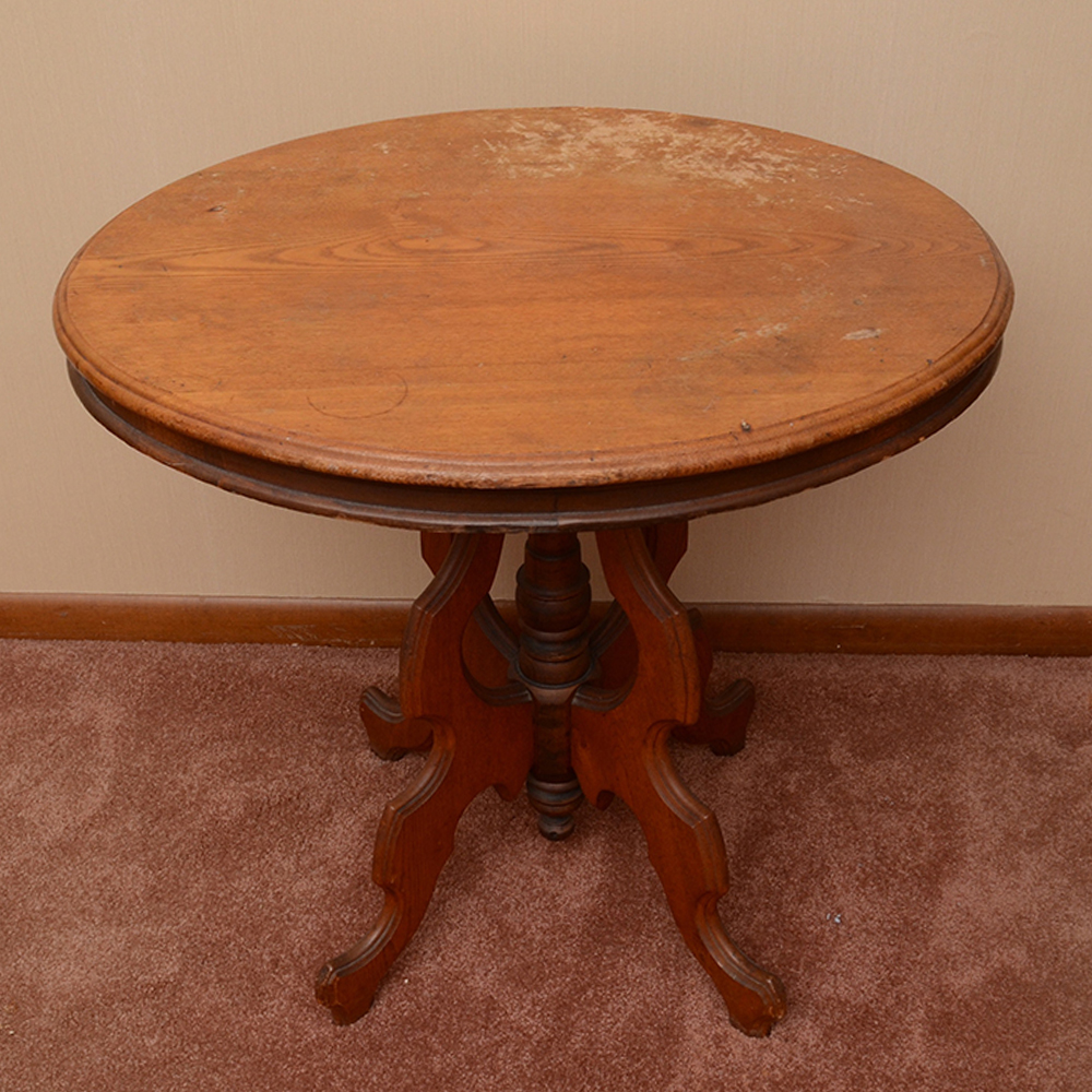 Oak Accent Table With Scalloped Panel Base