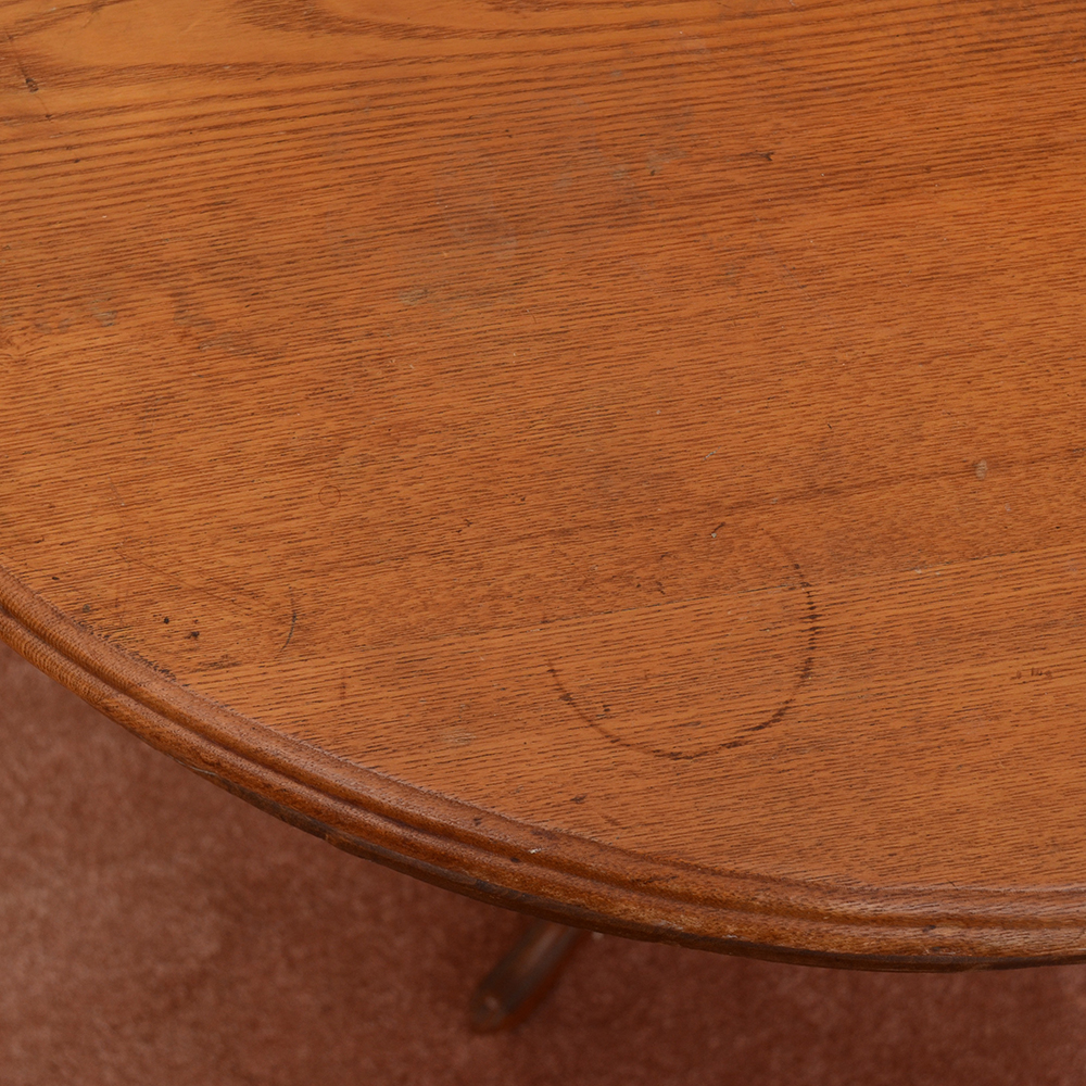 Oak Accent Table With Scalloped Panel Base