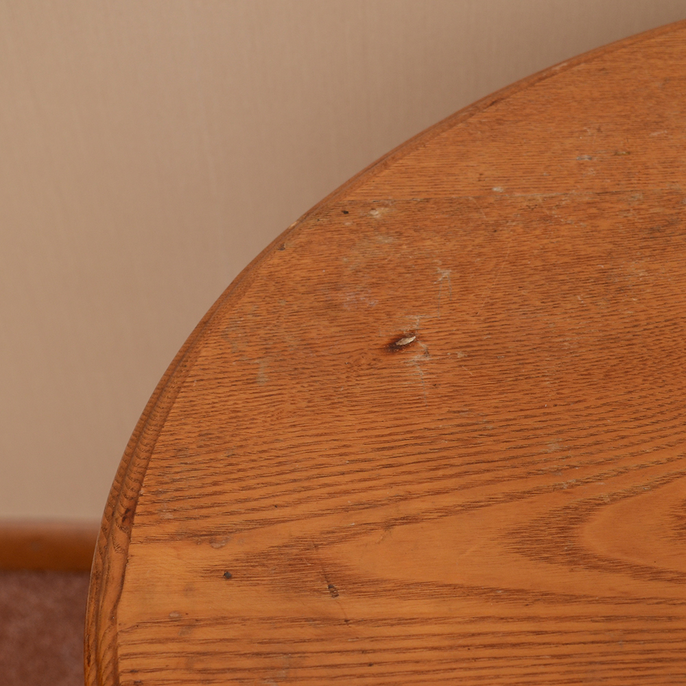 Oak Accent Table With Scalloped Panel Base