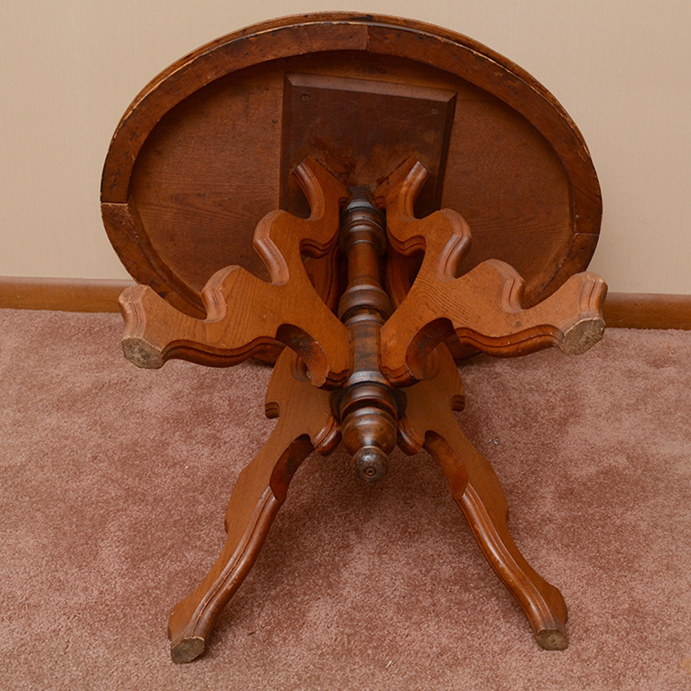 Oak Accent Table With Scalloped Panel Base