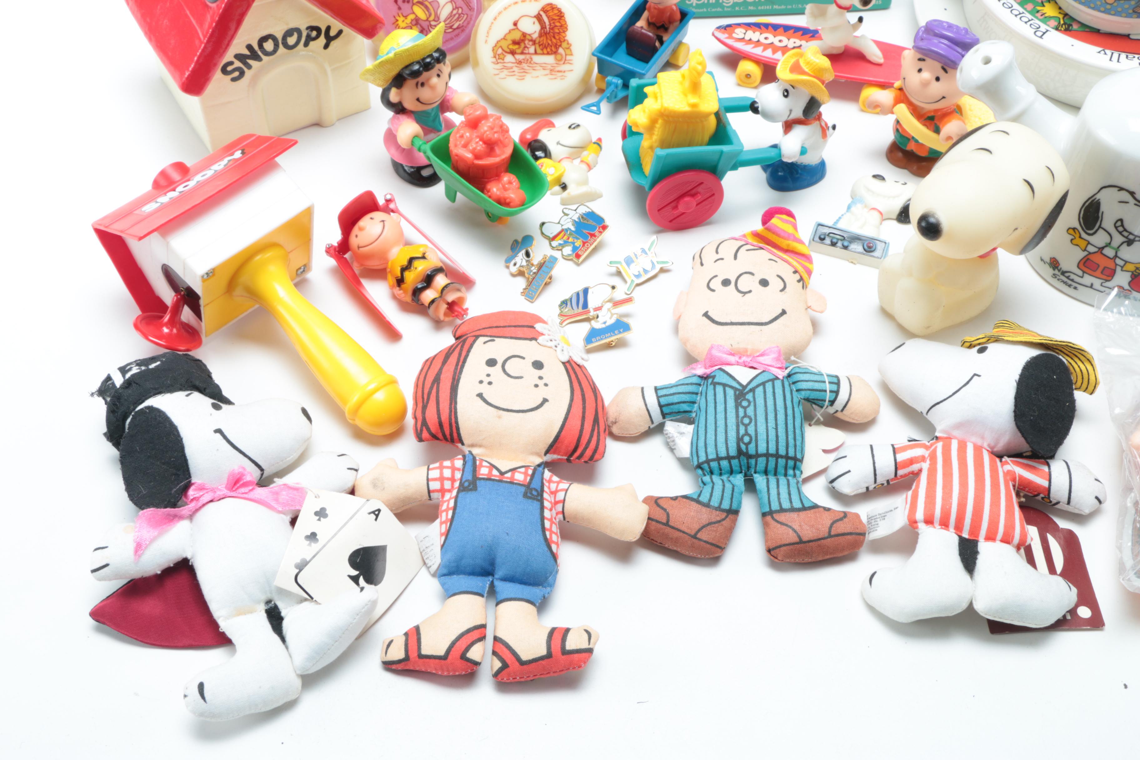 Vintage "Snoopy" and "Peanuts" Collectibles
