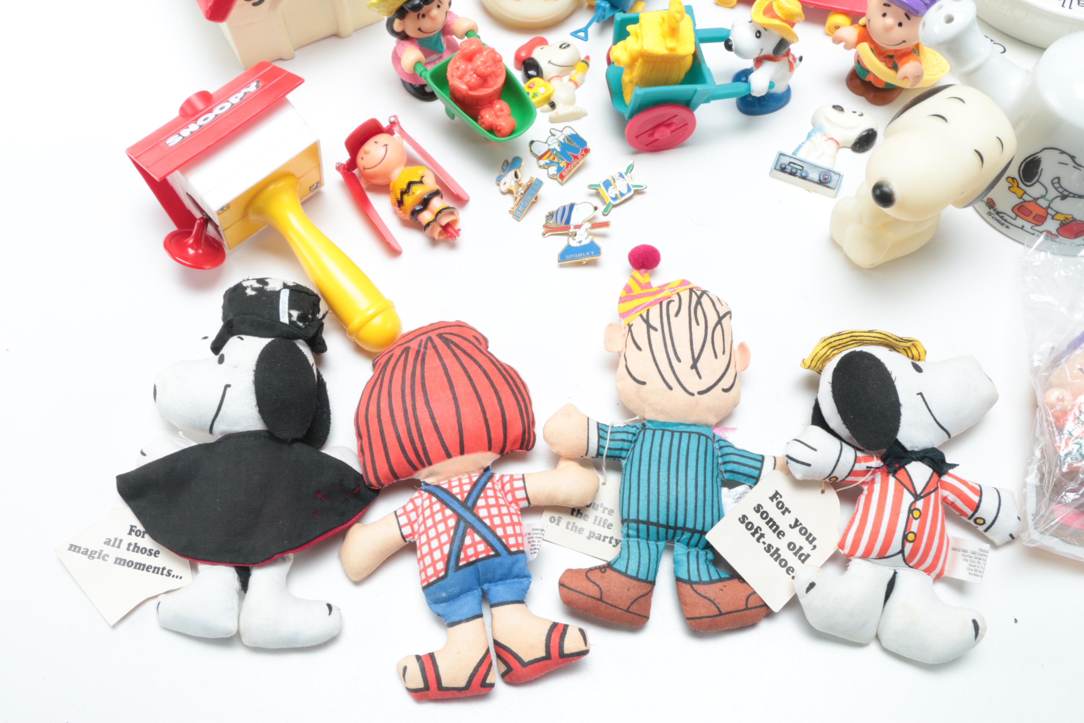 Vintage "Snoopy" and "Peanuts" Collectibles