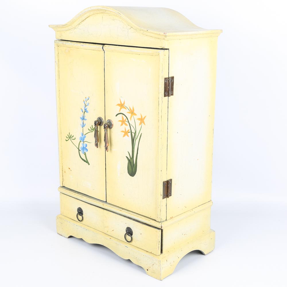 International Bazaar Petite Armorie