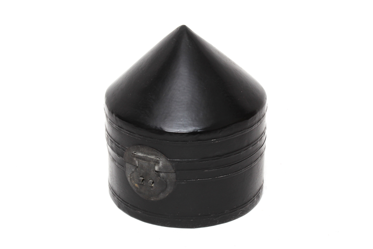 Small Chinese Lacquered Hat Box