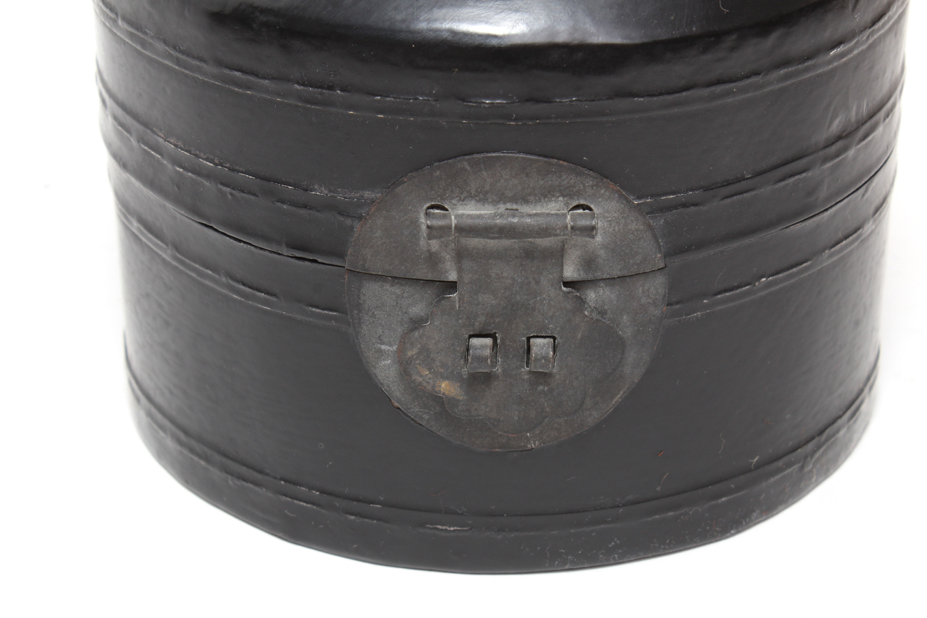 Small Chinese Lacquered Hat Box