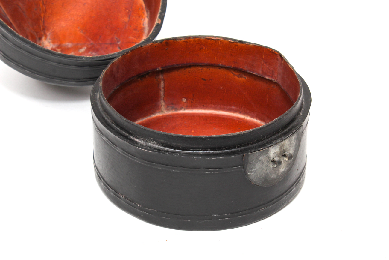 Small Chinese Lacquered Hat Box