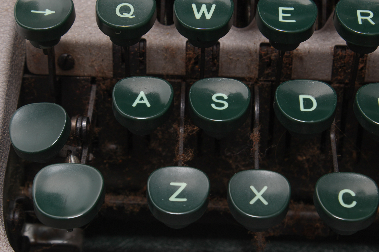 Smith Corona Clipper Portable Typewriter