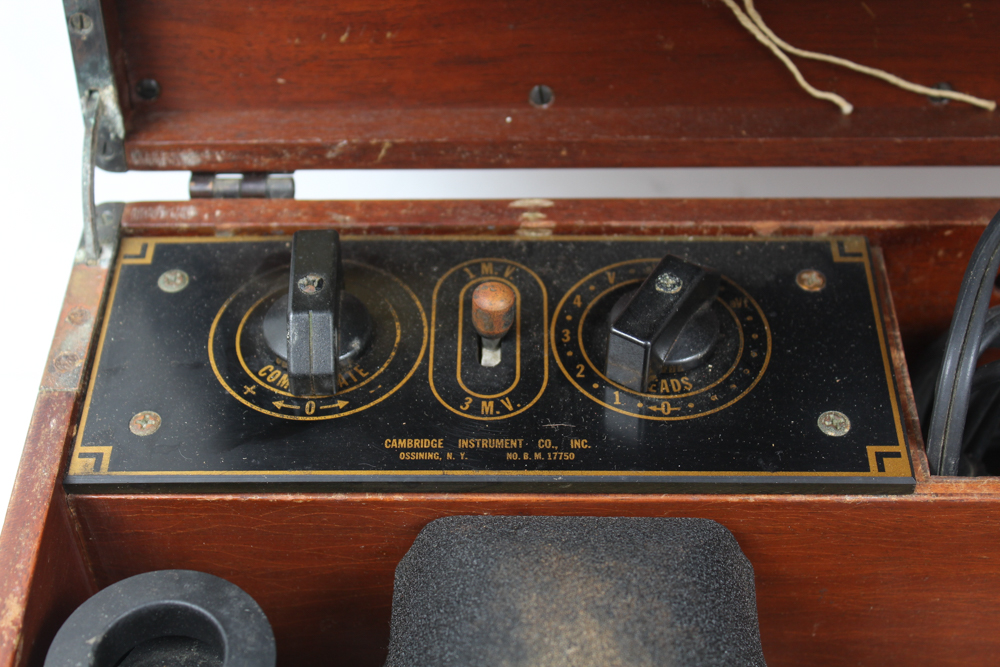 Vintage Simpli-Trol Portable Model Cambridge Electrocardiograph