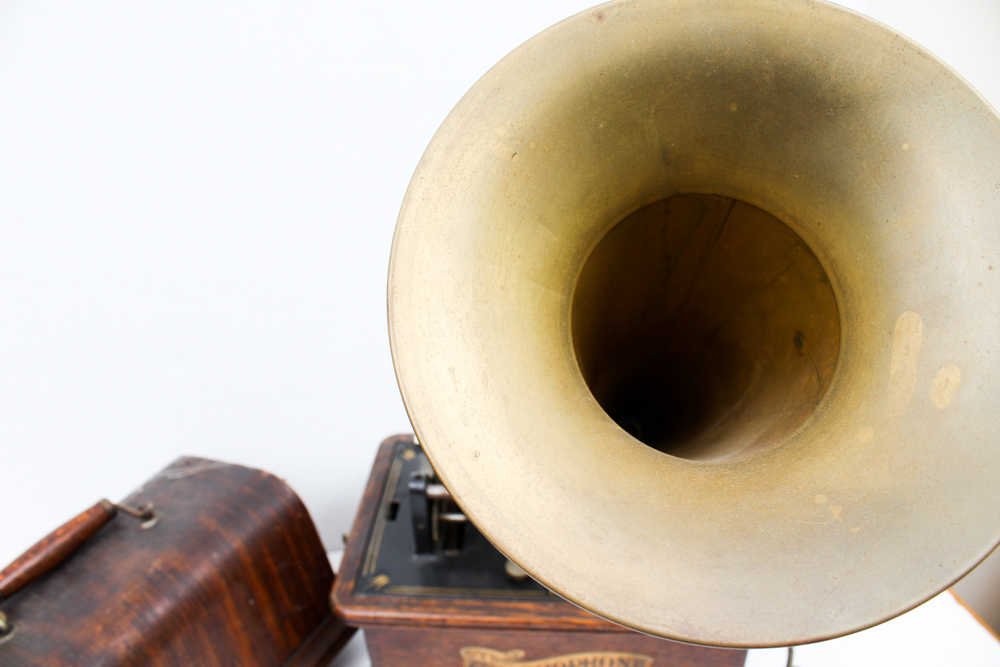 Antique 1897 Columbia Phonograph Co. Gramophone
