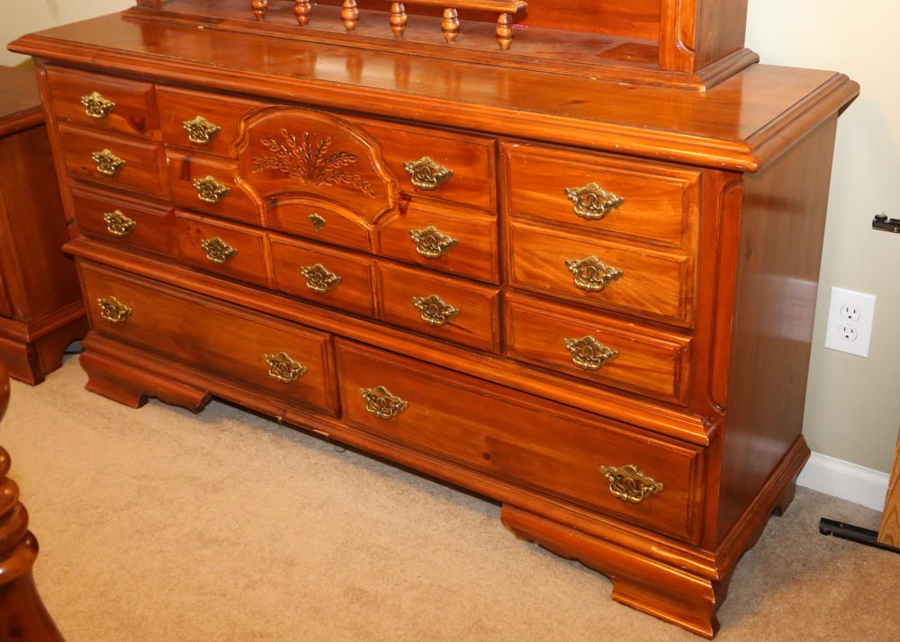 Webb Furniture Dresser with Mirror